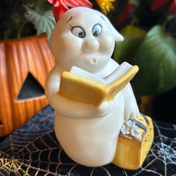 Vintage “How To Trick Or Treat” Ceramic Ghost Figurine - Picture 3 of 9